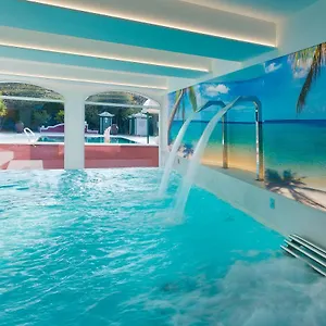 Vip's Luxury & Hotel