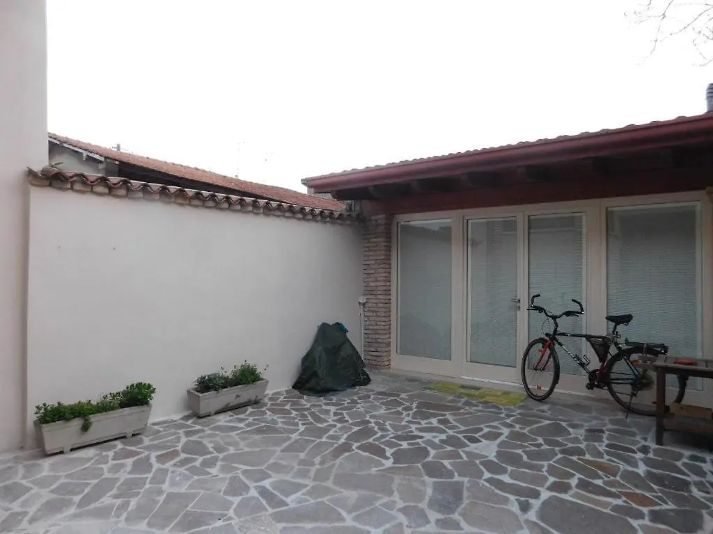 Akihouse By Mauro Apartment Lonato 0*,  Italy